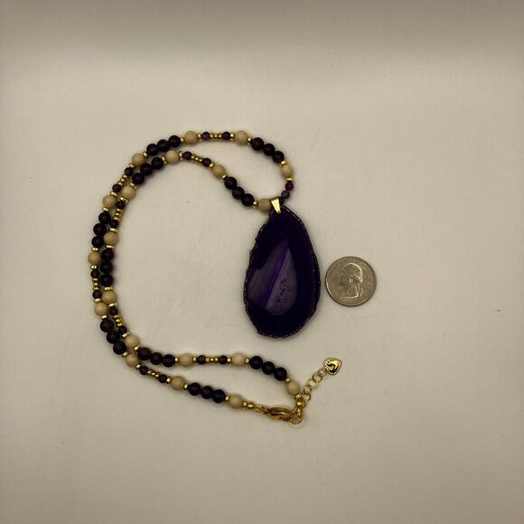 Gorgeous 2.5 in Agate Amethyst Gemstone Raw Edge 22 in Beaded necklace - Picture 7 of 12